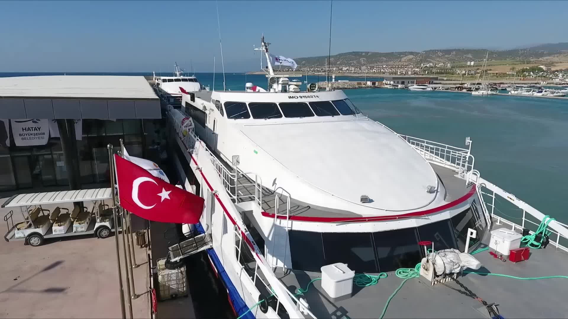 HATAY DENİZ OTOBÜSÜ SEFERLERİNE ULUSLARARASI KURALLAR VE METEOROLOJİK NEDENLERLE ARA VERİLDİ