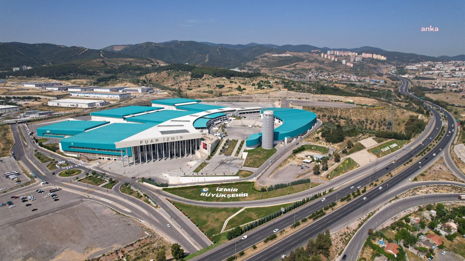İZMİR'İN YENİ KİTAP FUARI İZKİTAP 28 EKİM'DE AÇILIYOR