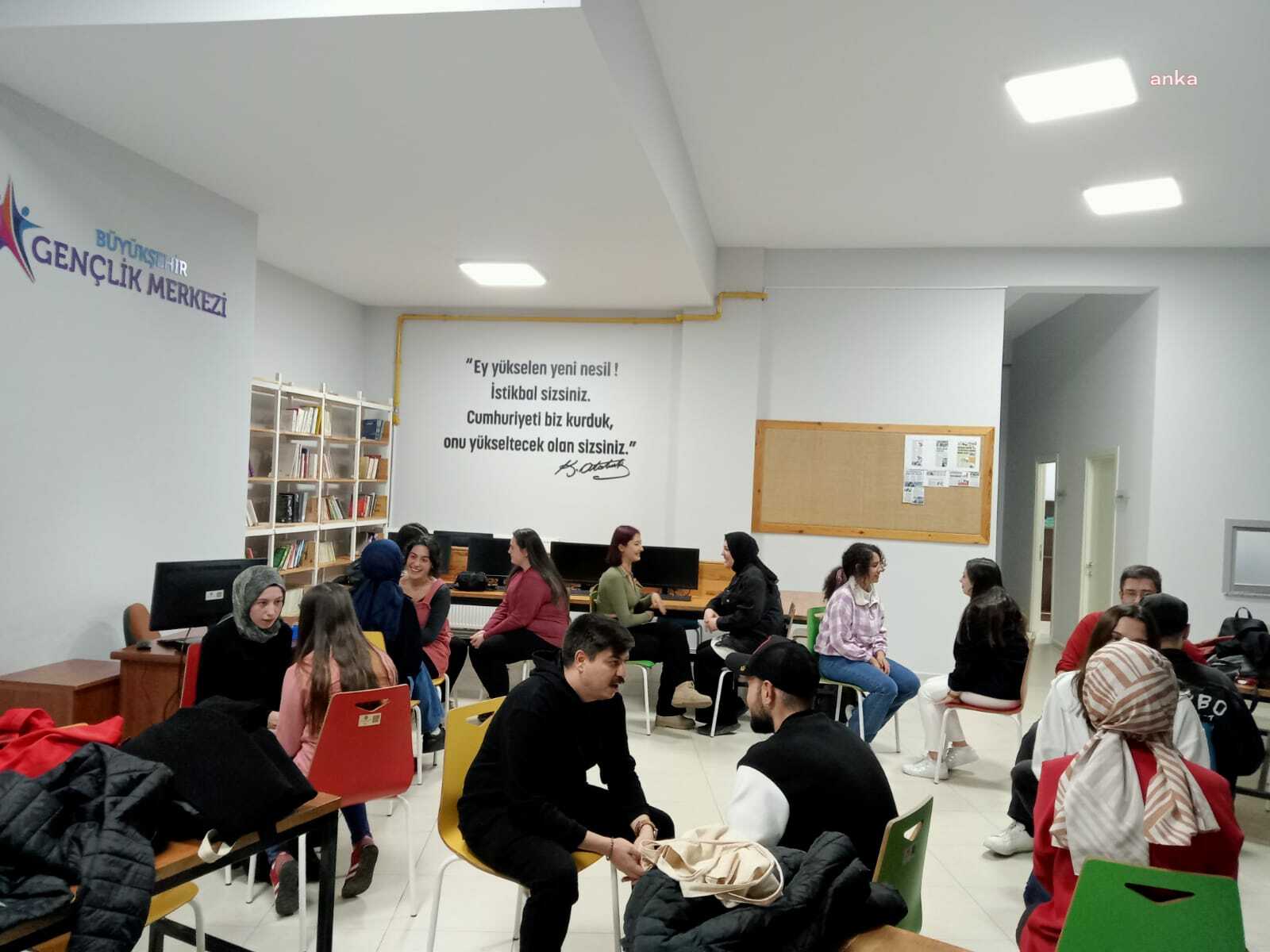 ESKİŞEHİRLİ GENÇLERDEN ETKİLİ İLETİŞİM ATÖLYESİNE BÜYÜK İLGİ