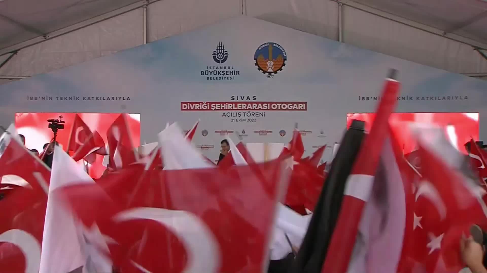 İBB'NİN DESTEĞİYLE YAPILAN SİVAS DİVRİĞİ OTOGARI HİZMETE AÇILDI. İMAMOĞLU: “BU, DEVLET KURUMLARININ BÜTÇE DAYANIŞMASIDIR”