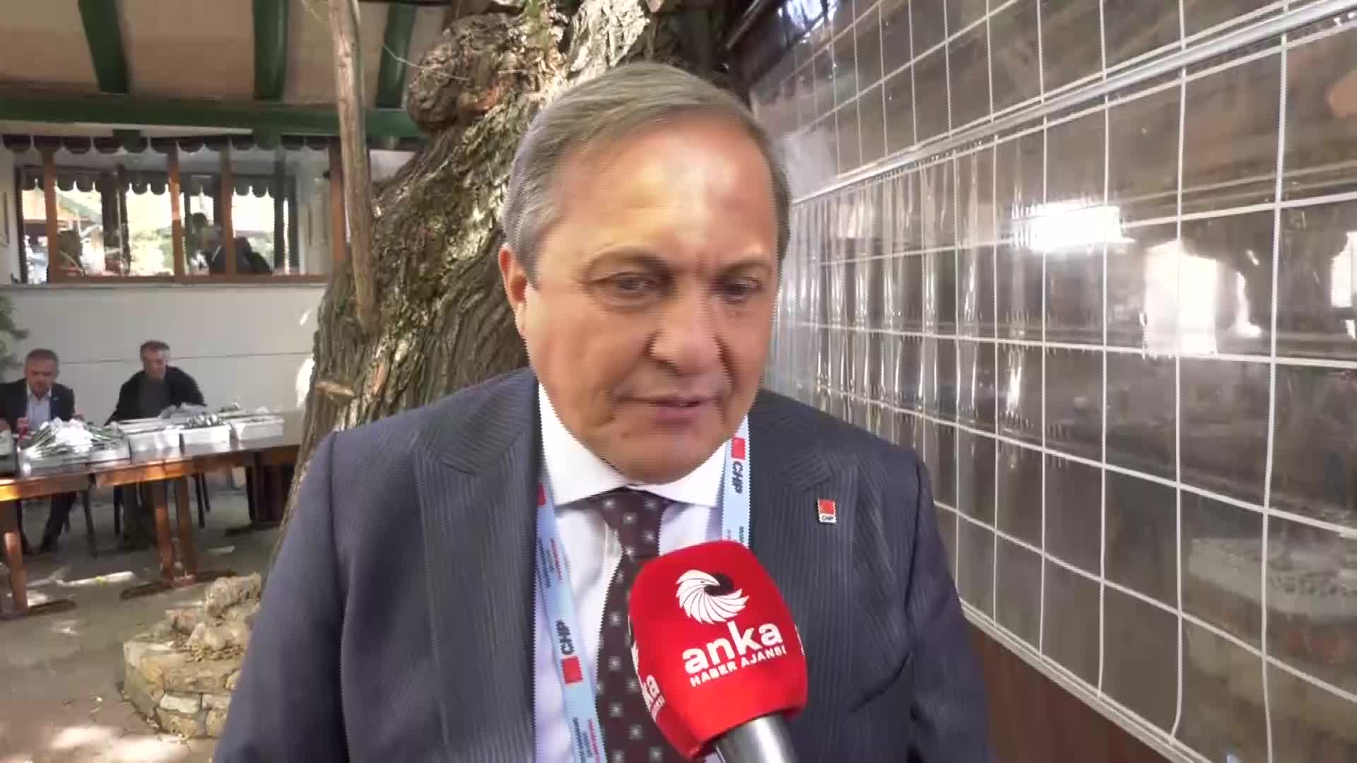 SEYİT TORUN, KABAKTEPE’NİN “EKMEK FABRİKASININ ÇALIŞMADIĞI” İDDİASI VE FABRİKAYA DAVETİ KABUL ETMEMESİ İLE İLGİLİ SANSÜR YASASI’NI ANIMSATTI: “HALKI YANILTTI, YALAN SÖYLEDİ. BU YASAYI ÇIKARANLAR İL BAŞKANI KONUSUNDA NE YAPACAKLAR?”