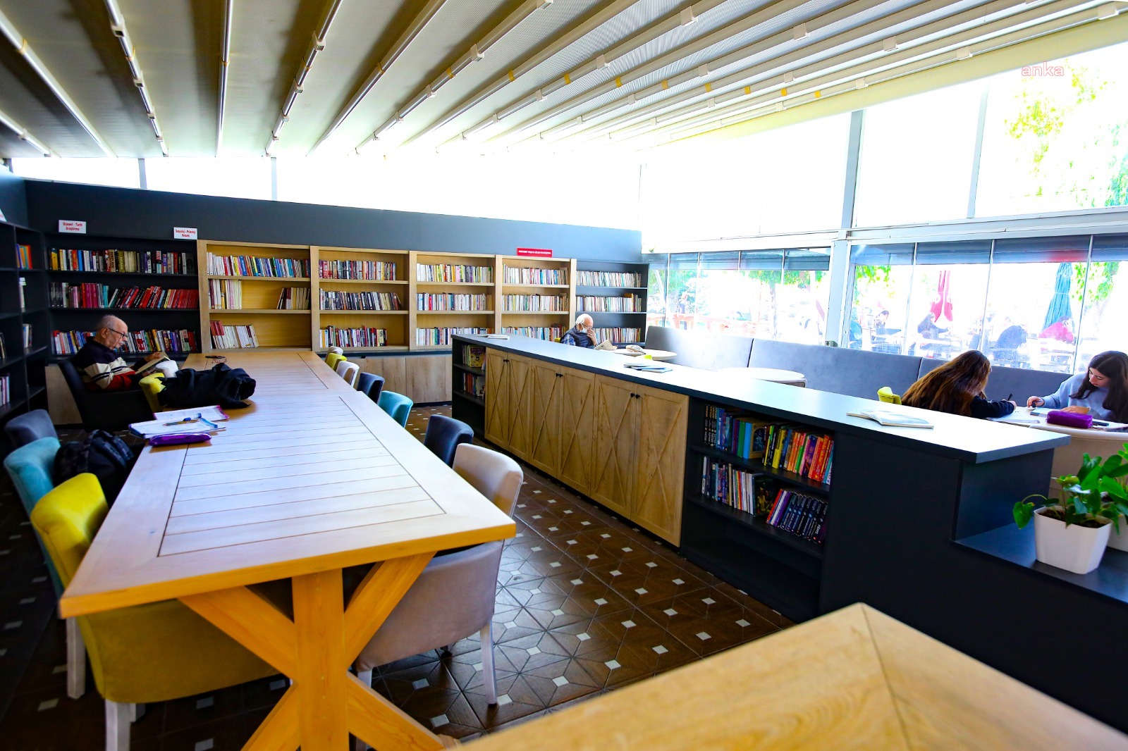 BAYRAKLI BELEDİYESİ'NE AİT DEĞİRMEN KAFE, YURTTAŞLARIN İLGİ ODAĞI OLDU