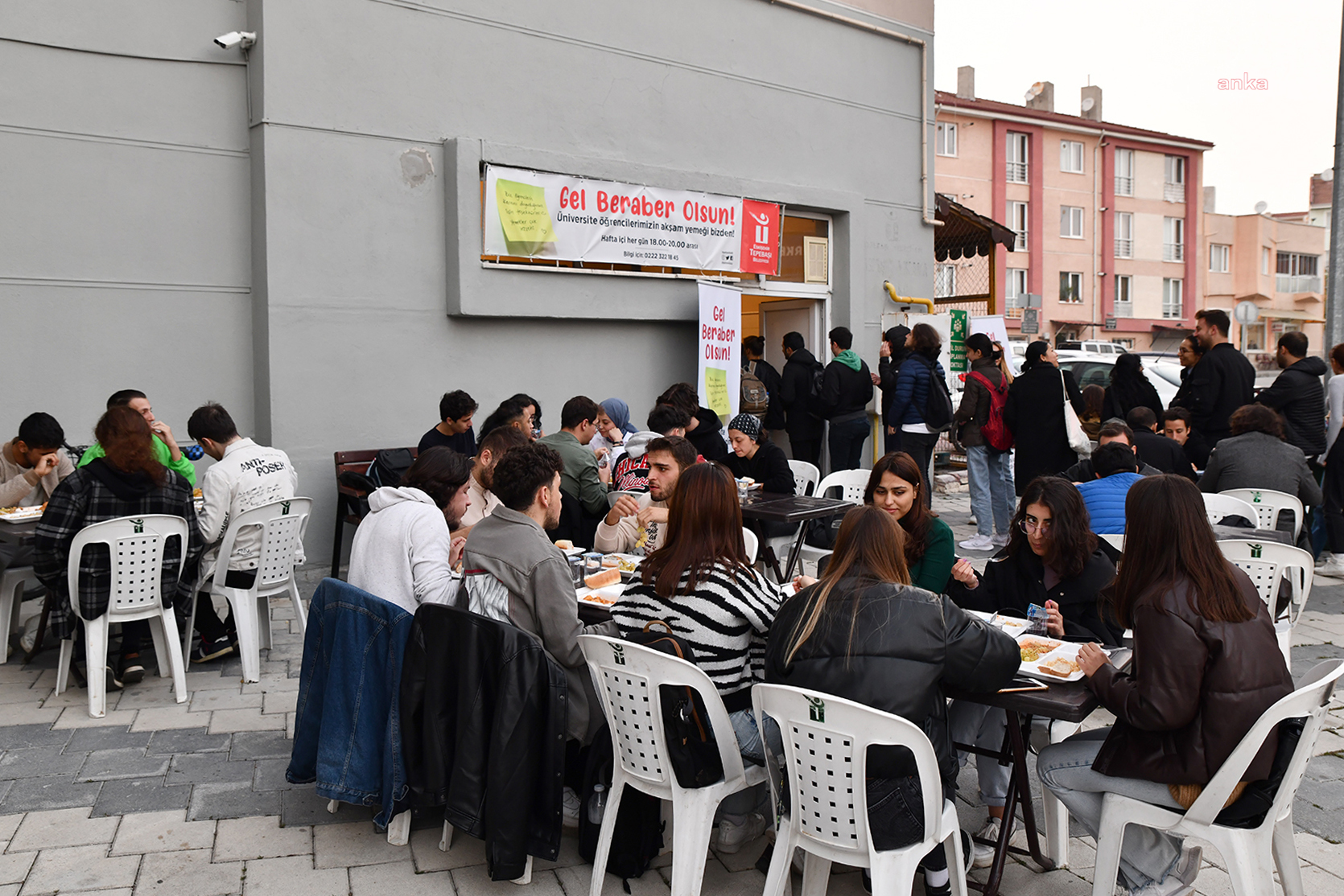 TEPEBAŞI’NDA ÖĞRENCİLER YEMEK DESTEĞİNDEN MEMNUN