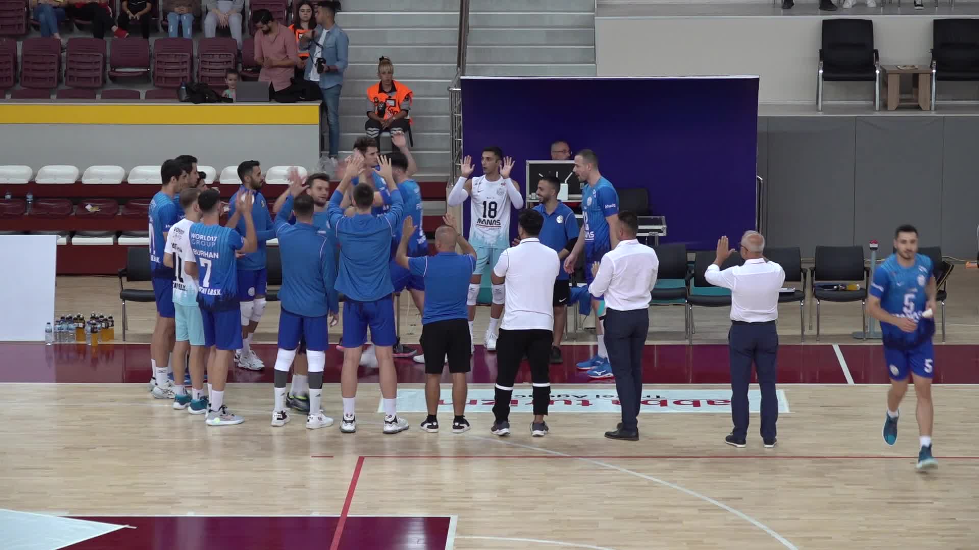 HATAYLI VOLEYBOLCULARDAN İLK GALİBİYET