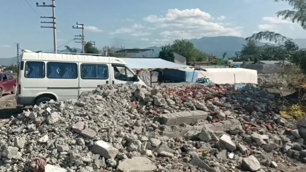 KENTSEL DÖNÜŞÜM MAĞDURU OSMANİYELİ VATANDAŞ: “SUSUZ KALDIK, EVSİZ KALDIK, YERSİZ KALDIK”