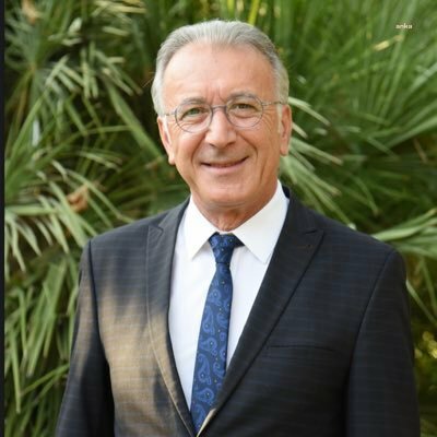 İZMİR BAROSU'NUN YENİ BAŞKANI SEFA YILMAZ OLDU