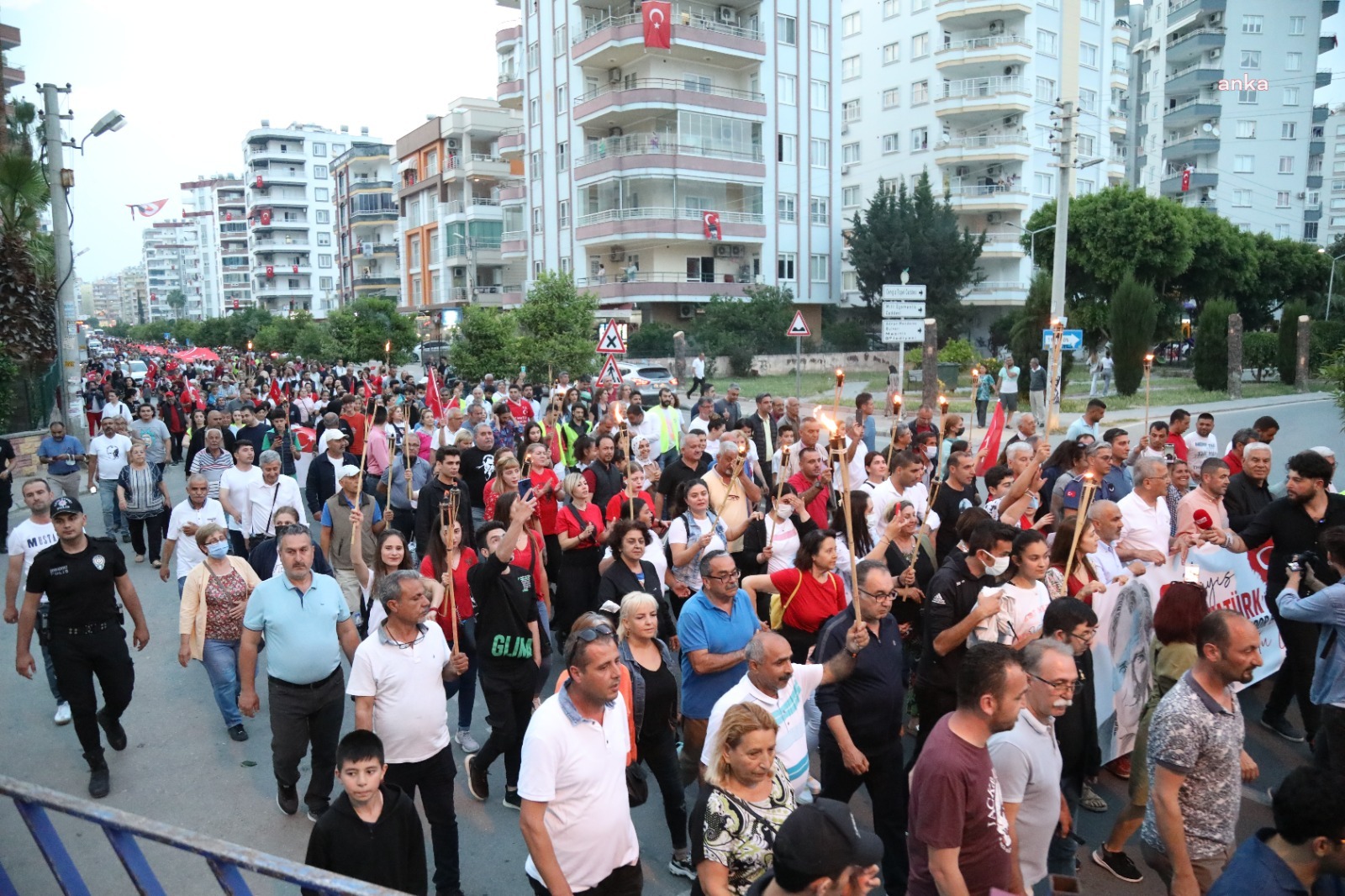MEZİTLİ’DE 29 EKİM’DE PİNHANİ VE KİBRİT KUTUSU SAHNE ALACAK