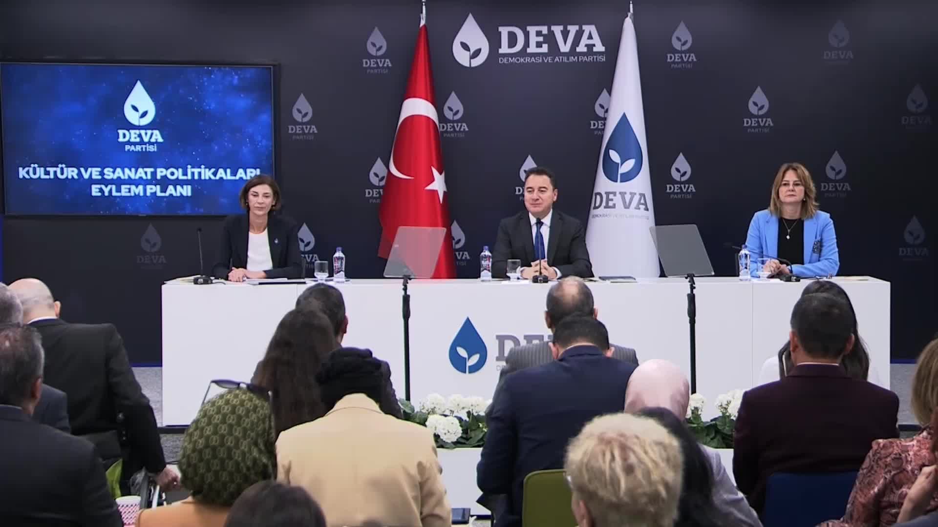 BABACAN, DEVA PARTİSİ’NİN “KÜLTÜREL ATILIM EYLEM PLANI"NI AÇIKLADI: "KÜRTÇE ŞARKILARLA TÜRKÇE ŞARKILAR AYNI SAHNELERDE, AYNI İMKANLARLA SÖYLENECEK"