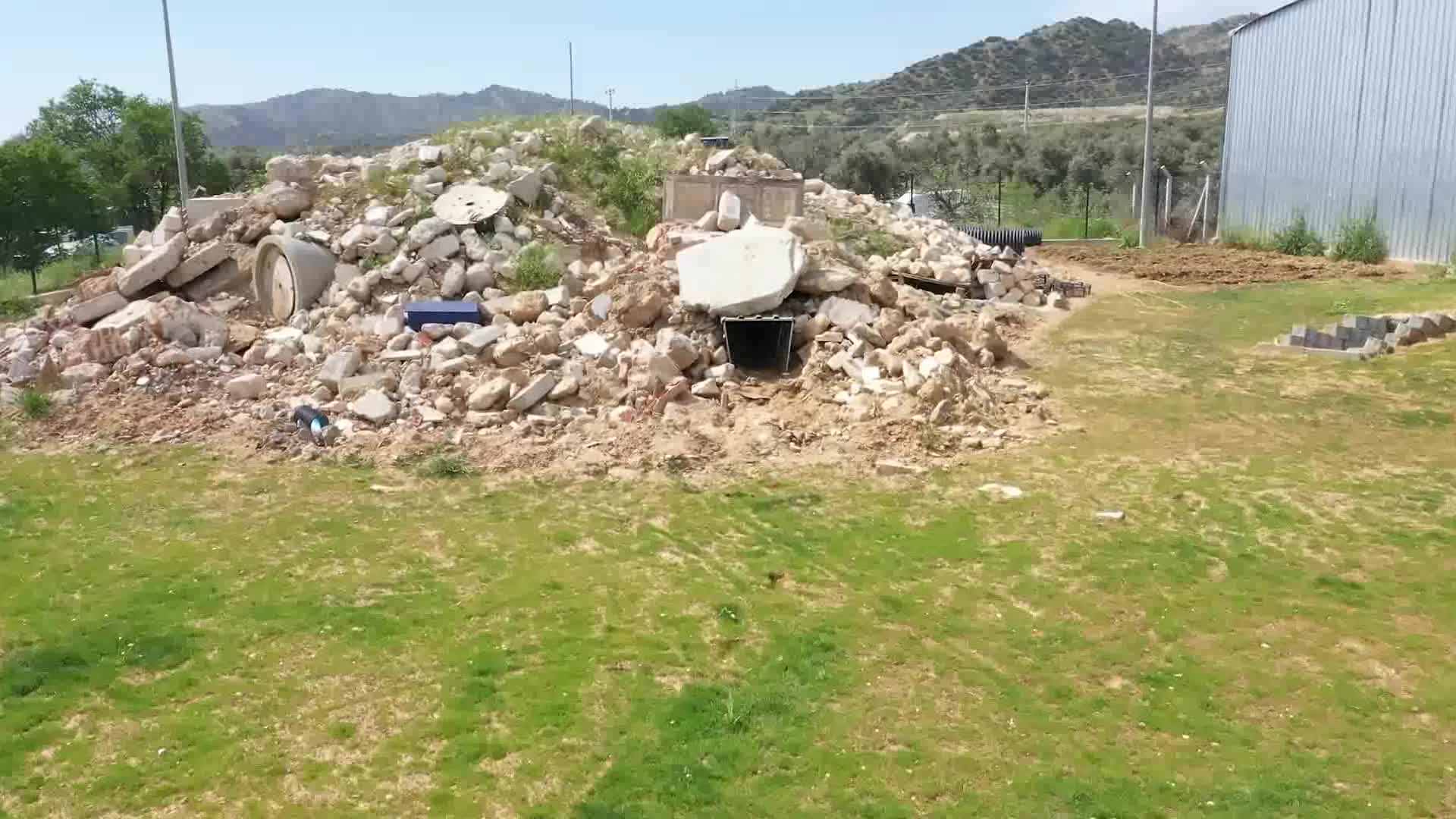AYDIN BÜYÜKŞEHİR BELEDİYESİ’NİN ARAMA-KURTARMA KÖPEĞİ ‘ZEYNA’ BAŞARIYLA MEZUN OLDU