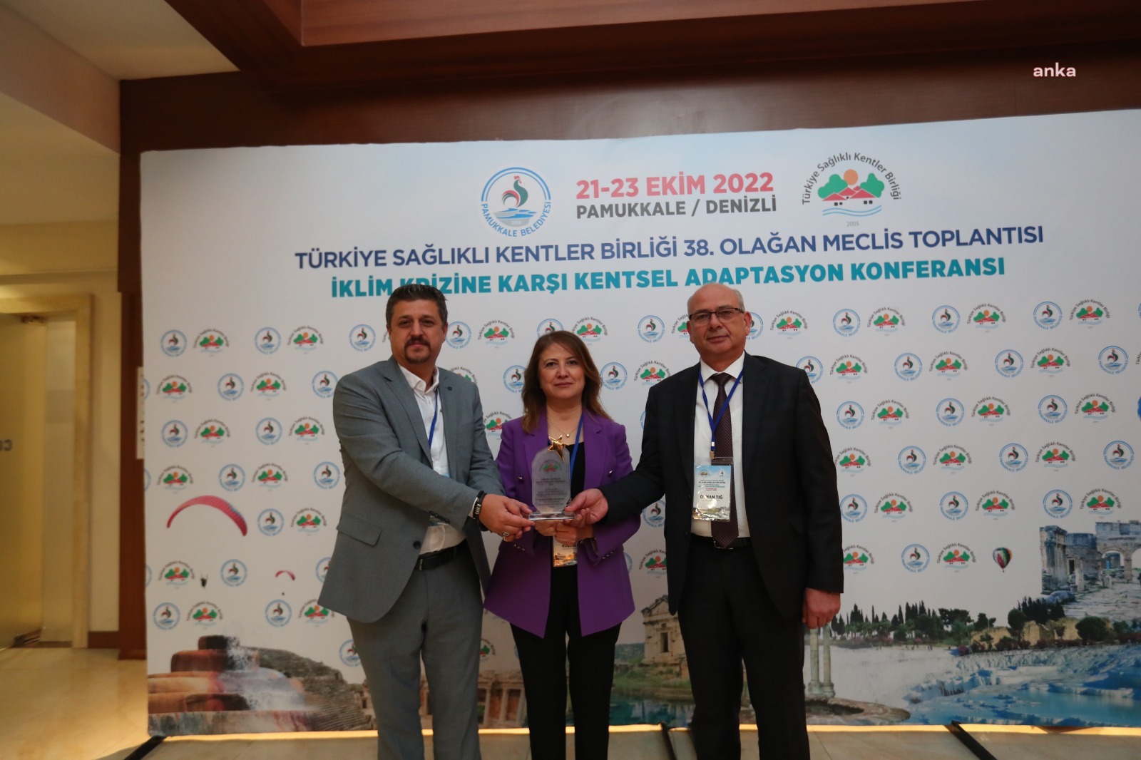 MERKEZEFENDİ BELEDİYESİ'NİN PET KAFE VE MAMA ÜRETİM TESİSİ PROJELERİNE BİRİNCİLİK ÖDÜLÜ