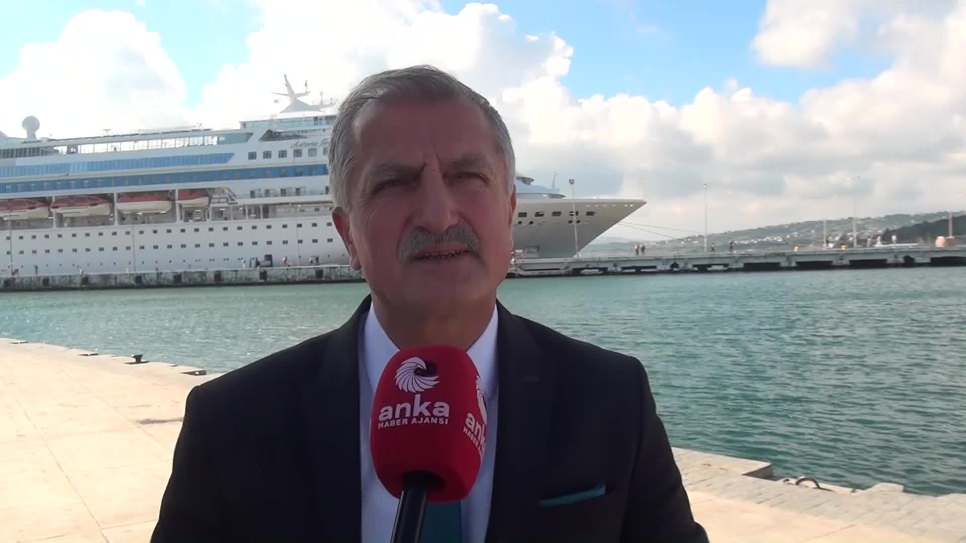 ASTORİA GRANDE BU SEZON SON SEFERİNDE SİNOP LİMANI'NA YANAŞTI