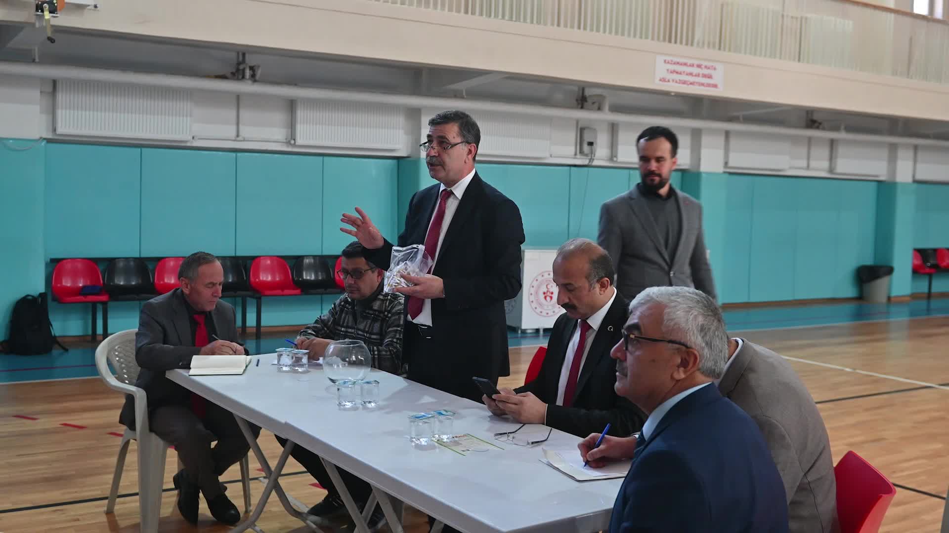 YOZGAT’TA 50 KİŞİNİN ALINACAĞI GEÇİCİ İŞ İÇİN 376 KİŞİ KURAYA KATILDI