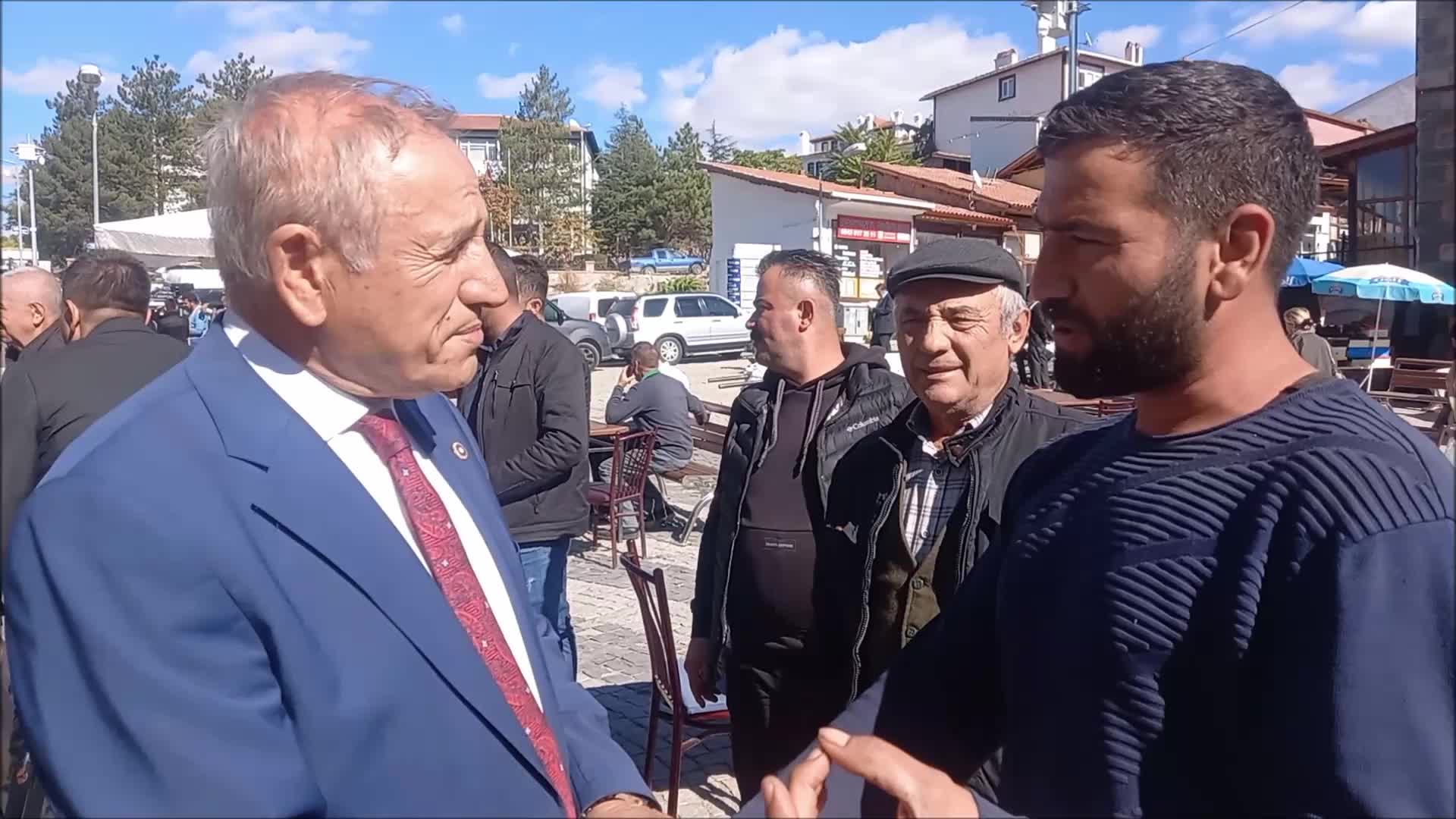 YILDIRIM KAYA’NIN DİNLEDİĞİ VATANDAŞ, AKP’Lİ ÜNAL’IN SÖZLERİ İLE İLGİLİ “İNŞAATTA ÇALIŞIYORUM, ARAPÇAYI NASIL ÖĞRENECEĞİM? EĞİTİMİMİ NASIL SÜRDÜRECEĞİM?”