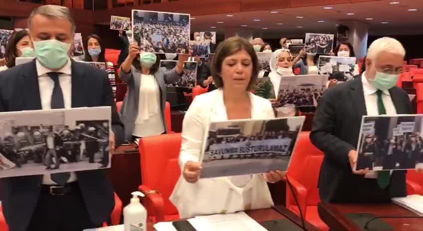 HDP’Lİ VEKİLLERDEN MECLİS’TE ÇOKLU BARO EYLEMİ