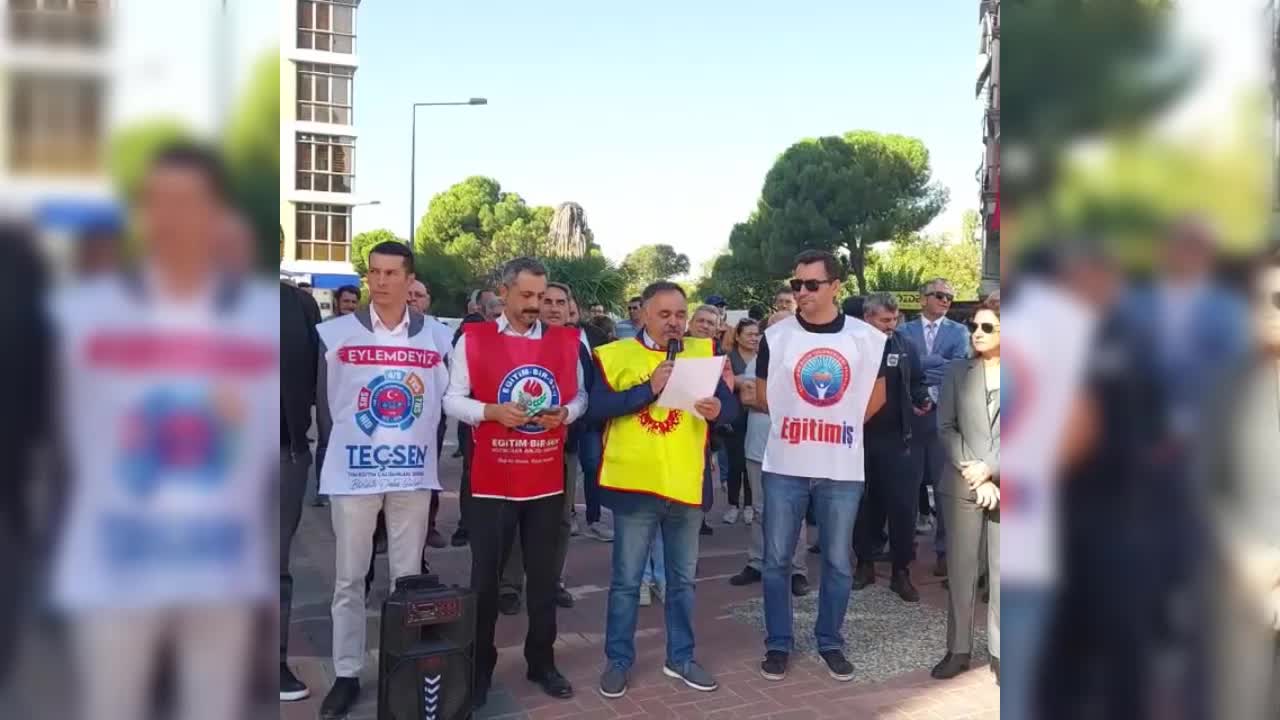 İZMİR'DE EĞİTİM ÇALIŞANLARINDAN "PROMOSYON HAKKI" PROTESTOSU