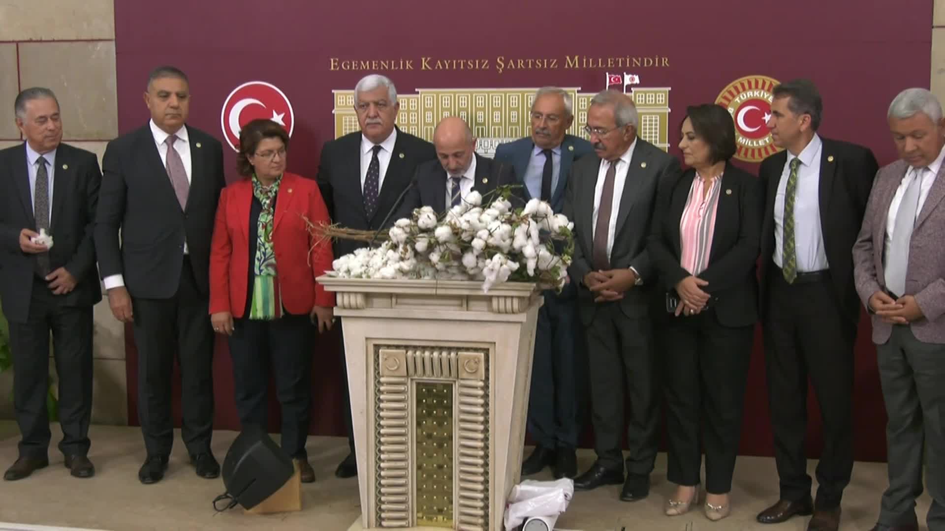 ALİ ÖZTUNÇ PAMUK FİYATLARI ÜZERİNDEN AKP’Yİ ELEŞTİRDİ: “ŞU PAMUĞUN AKINI BİLE KİRLETİYORSUN, ETME EYLEME”