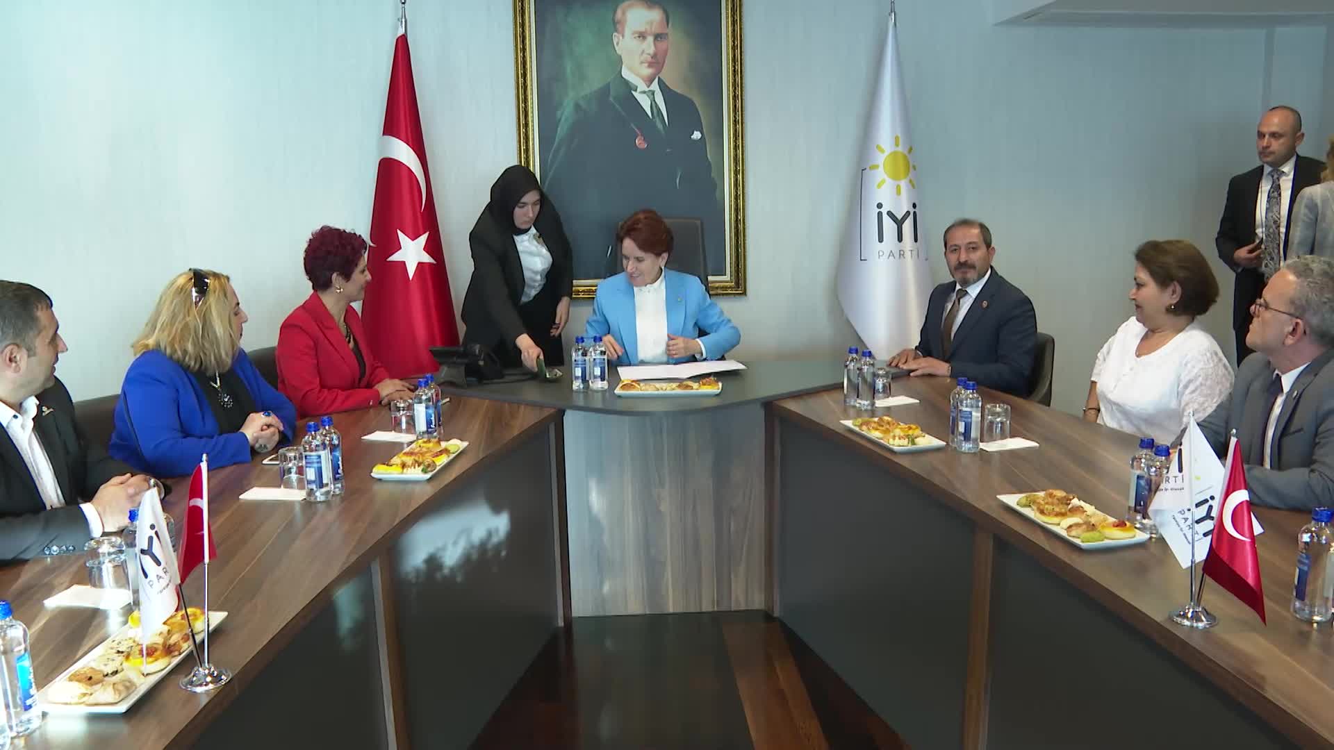 MERAL AKŞENER, EYT HEYETİYLE GÖRÜŞTÜ