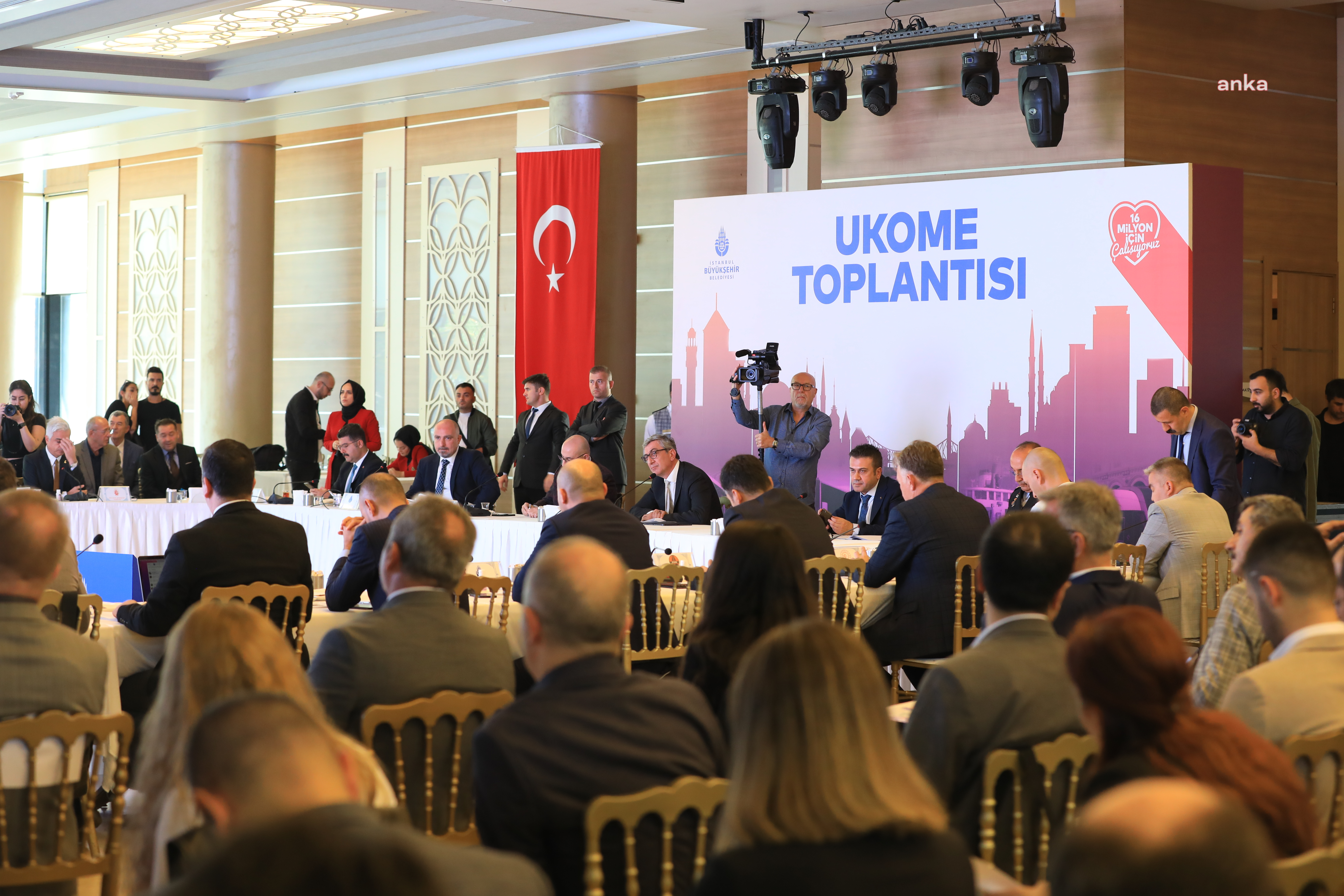 İBB UKOME TOPLANDI: İHTİYAÇ FAZLASI MİNİBÜS VE TAKSİ DOLMUŞLARIN TAKSİYE DÖNÜŞTÜRÜLMESİ TEKLİFİ ALT KOMİSYONA HAVALE EDİLDİ