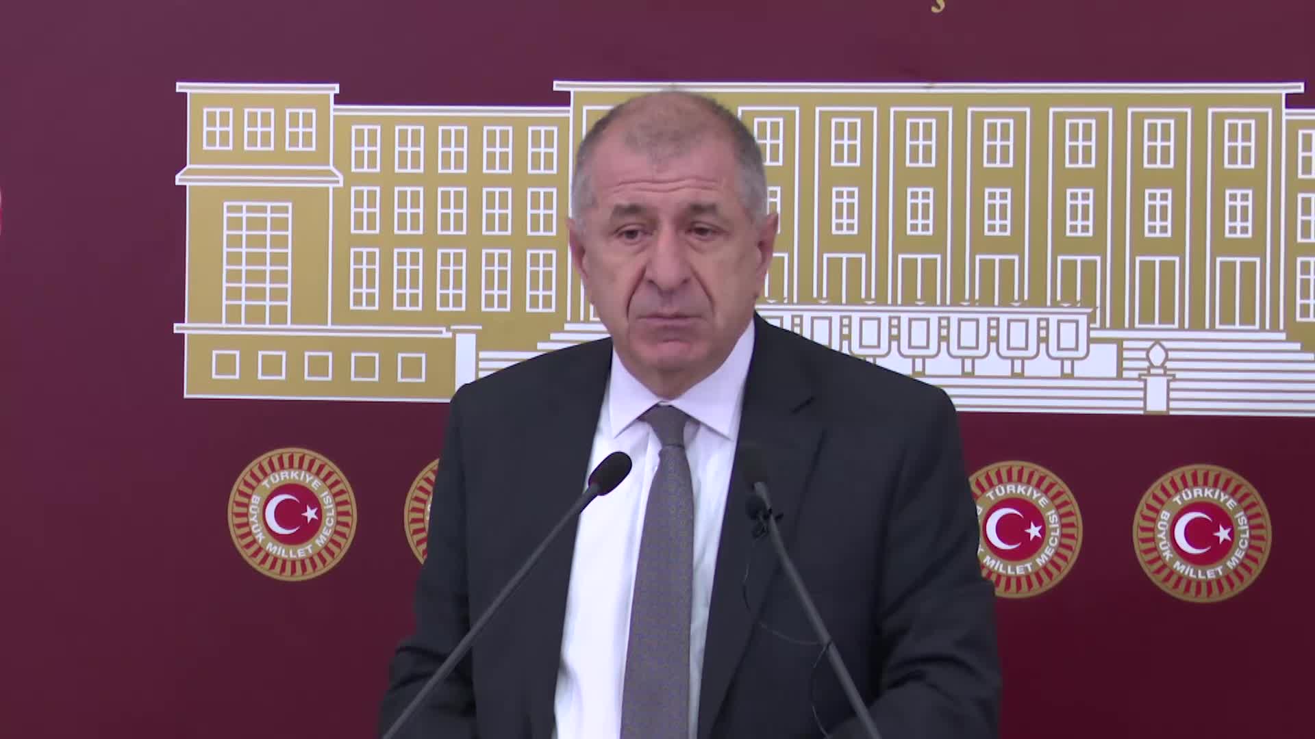 ÜMİT ÖZDAĞ: DÜN BİRLEŞİK ARAP EMİRLİĞİ BÜYÜKELÇİSİ’NE BİR RESMİ MEKTUP YAZARAK, ZAFER PARTİSİ GENEL BAŞKANI VE MİLLETVEKİLİ OLARAK ÜLKESİNİ ZİYARET ETMEK İSTEDİĞİMİ BİLDİRDİM. BU ZİYARET SIRASINDA SEDAT PEKER İLE GÖRÜŞECEĞİMİ İFADE ETTİM