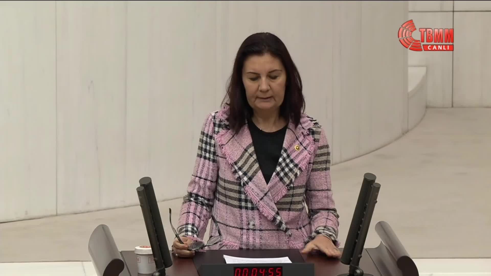 LALE KARABIYIK: "SADECE EYLÜL AYI VERİLERİNDE AÇILAN ŞİRKET SAYISININ 3 KATI KADAR ŞİRKET KAPANMIŞ; YATIRIM İKLİMİ YOK, BELİRSİZLİK YÜKSEK"