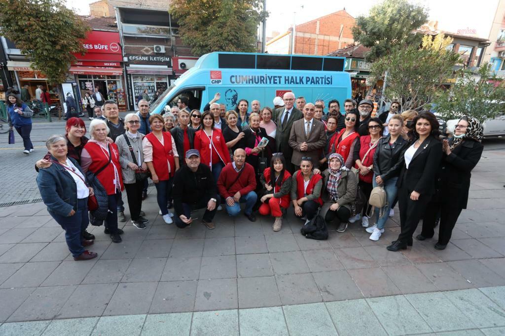 ODUNPAZARI BELEDİYE BAŞKANI KURT 2 EYLÜL CADDESİ ESNAFINI ZİYARET ETTİ