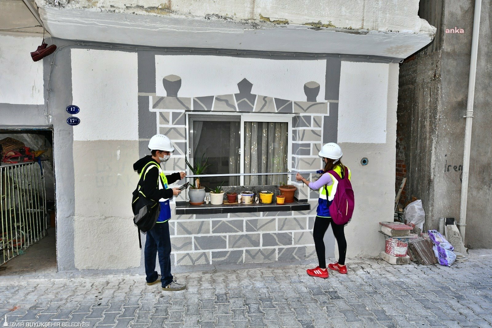 İZMİR BÜYÜKŞEHİR, BORNOVA'DA 62 BİN BİNAYI İNCELİYOR