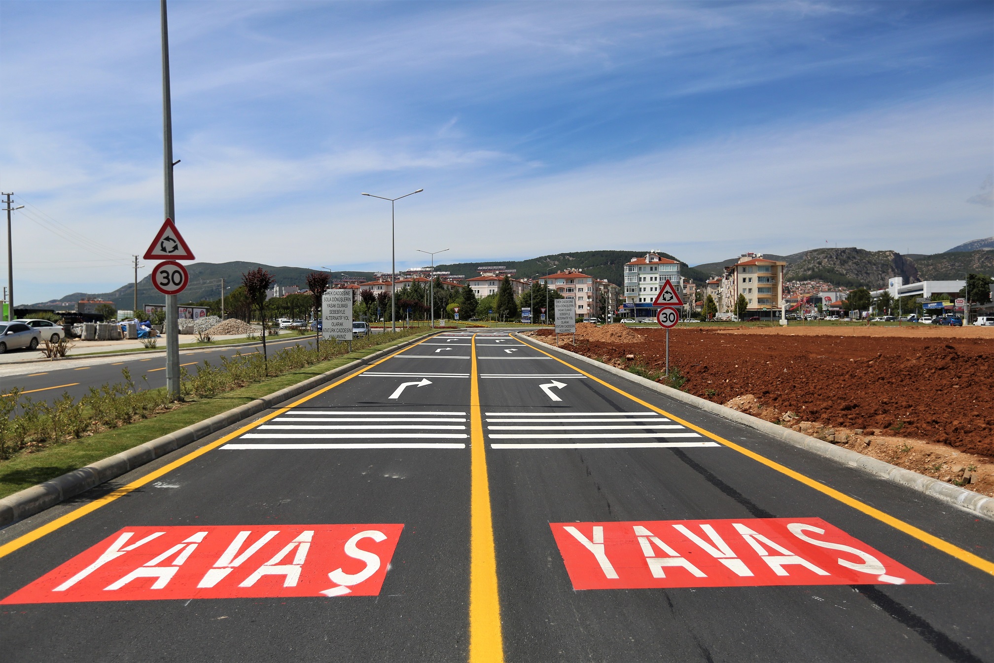 MUĞLA BÜYÜKŞEHİR, 5 BİN 833 KİLOMETRE YOL ÇİZGİ ÇALIŞMASI YAPTI
