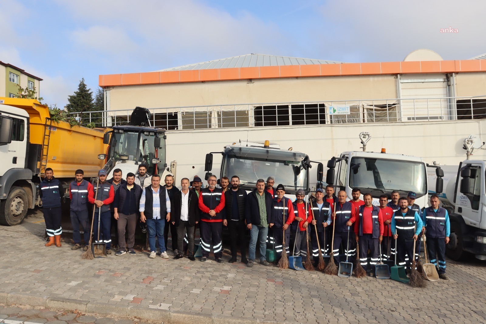 İZMİT BELEDİYESİ AYAZMA VE TEPEKÖY MAHALLESİ’NDE TEMİZLİK ÇALIŞMALARI DÜZENLEDİ