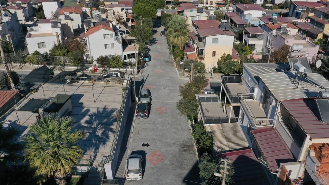 KUŞADASI BELEDİYESİ KADINLAR DENİZİ’NE 6 BİN 500 METREKARE YENİ YOL KAZANDIRDI