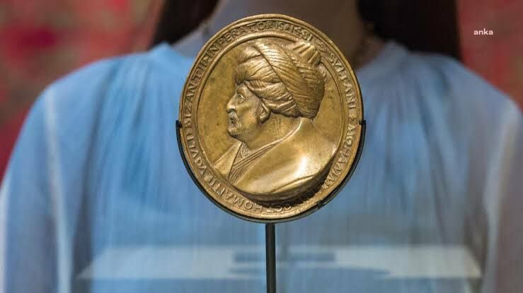İBB, FATİH SULTAN MEHMET’İN MADALYONUNU SATIN ALDI