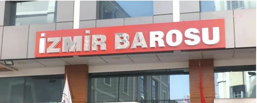 İZMİR BAROSU'NDAN VALİLİĞE CUMHURİYET BAYRAMINDA PROTOKOL SINIRLANDIRMASI TEPKİSİ: "CUMHURİYETİ HALKTAN KAÇIRMANIZA İZİN VERMEYECEĞİZ"