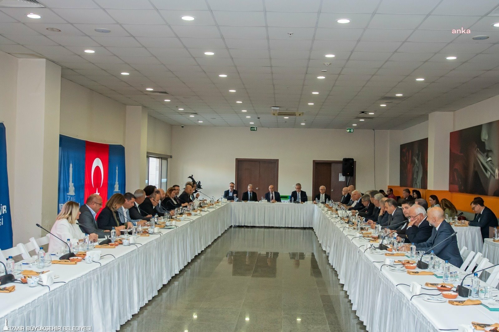 TUNÇ SOYER: AVRUPA ÖDÜLÜ İZMİR'E İNANILMAZ KAPILAR AÇMAYA BAŞLADI