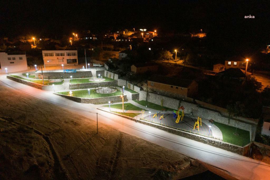 DİKİLİ’DE “CUMHURİYET PARKI” AÇILDI