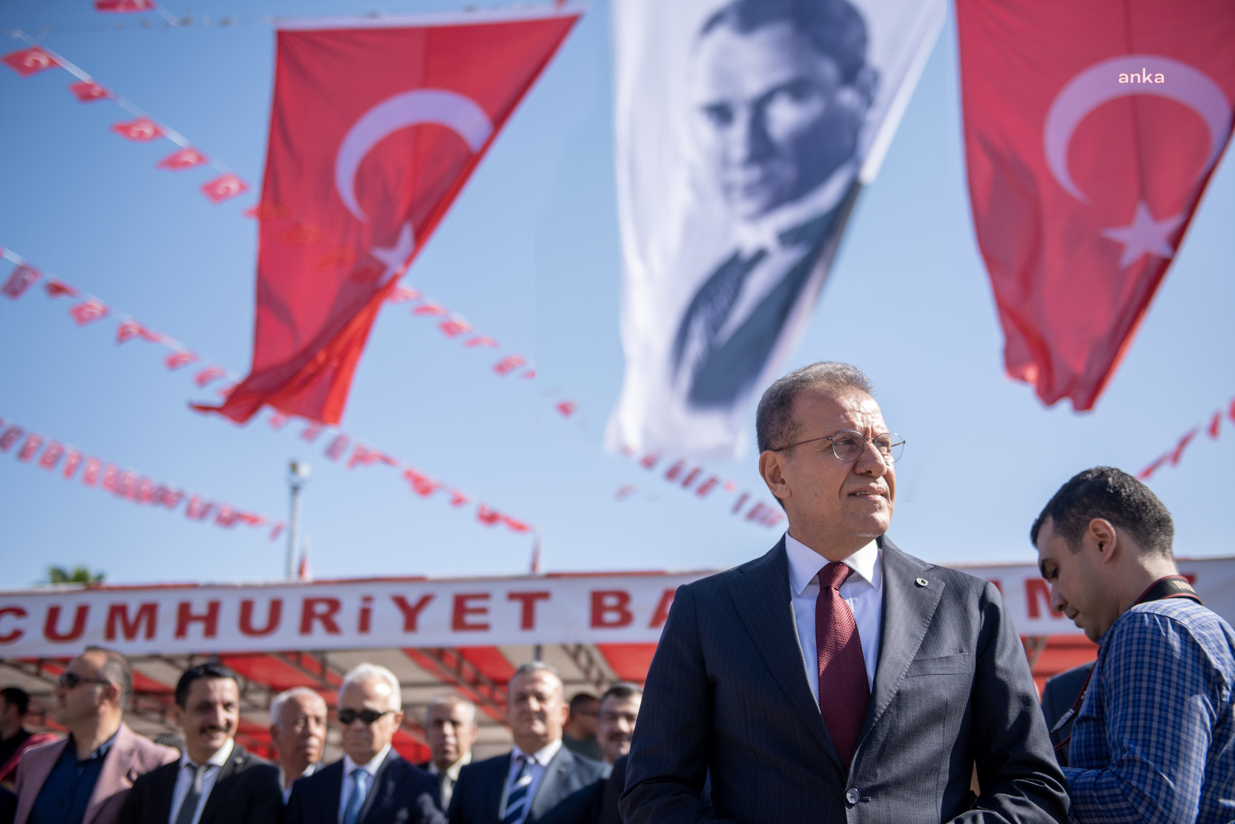 VAHAP SEÇER, CUMHURİYET BAYRAMI KUTLAMA PROGRAMI KAPSAMINDA ATATÜRK ANITI’NA ÇELENK SUNDU