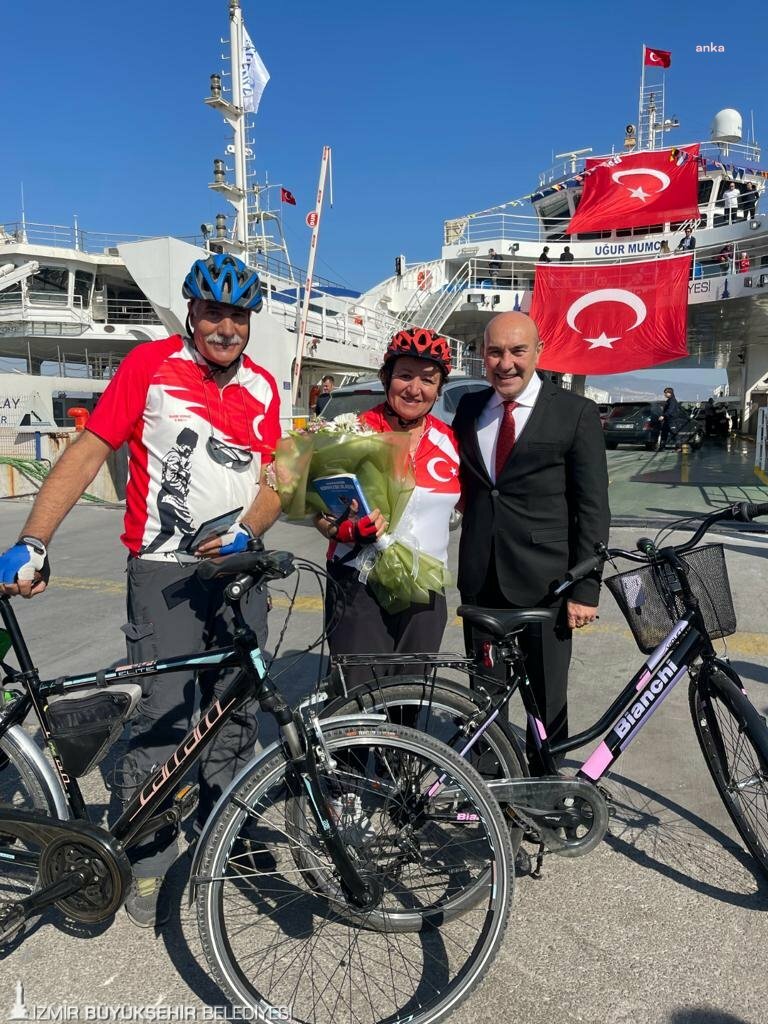 BAŞKAN SOYER'DEN 350 BİNİNCİ BİSİKLETLİ YOLCUYA SÜRPRİZ