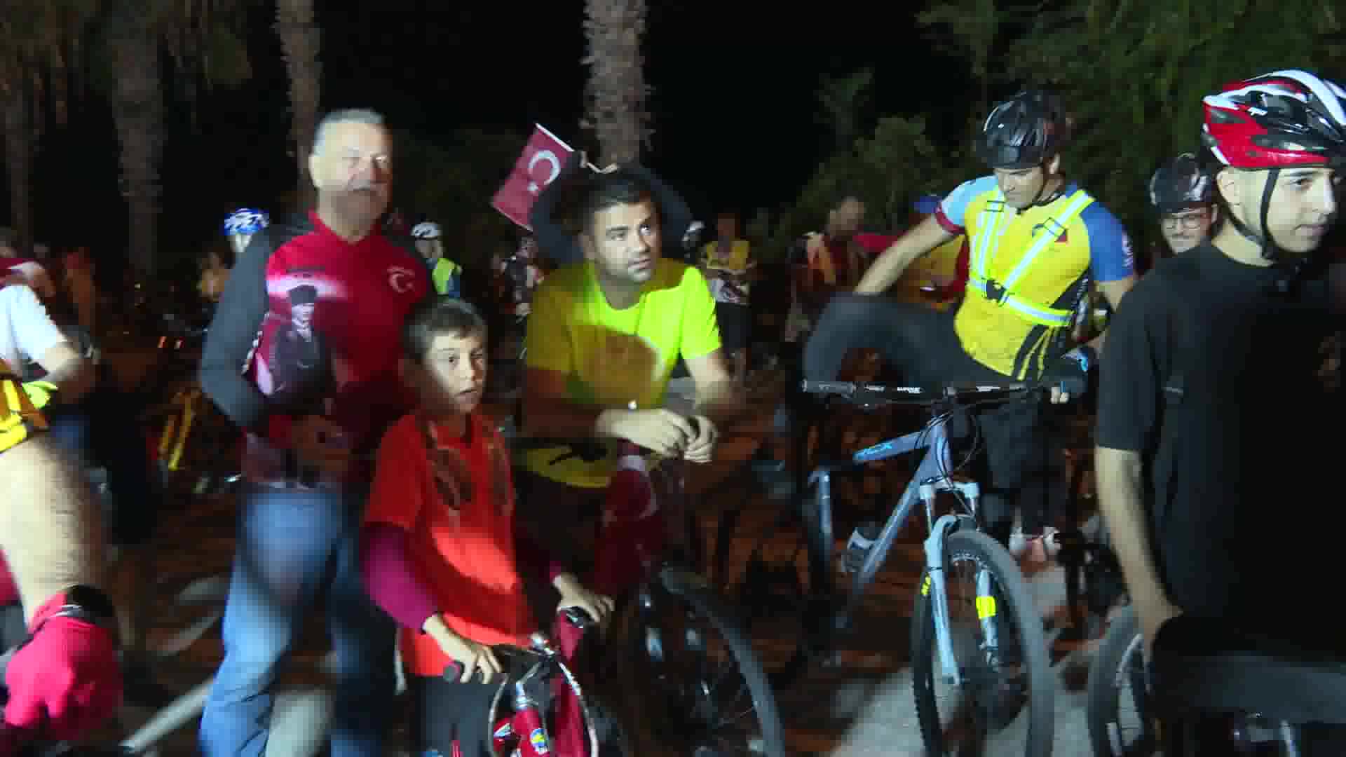 29 EKİM COŞKUSU ANTALYA SOKAKLARINDA