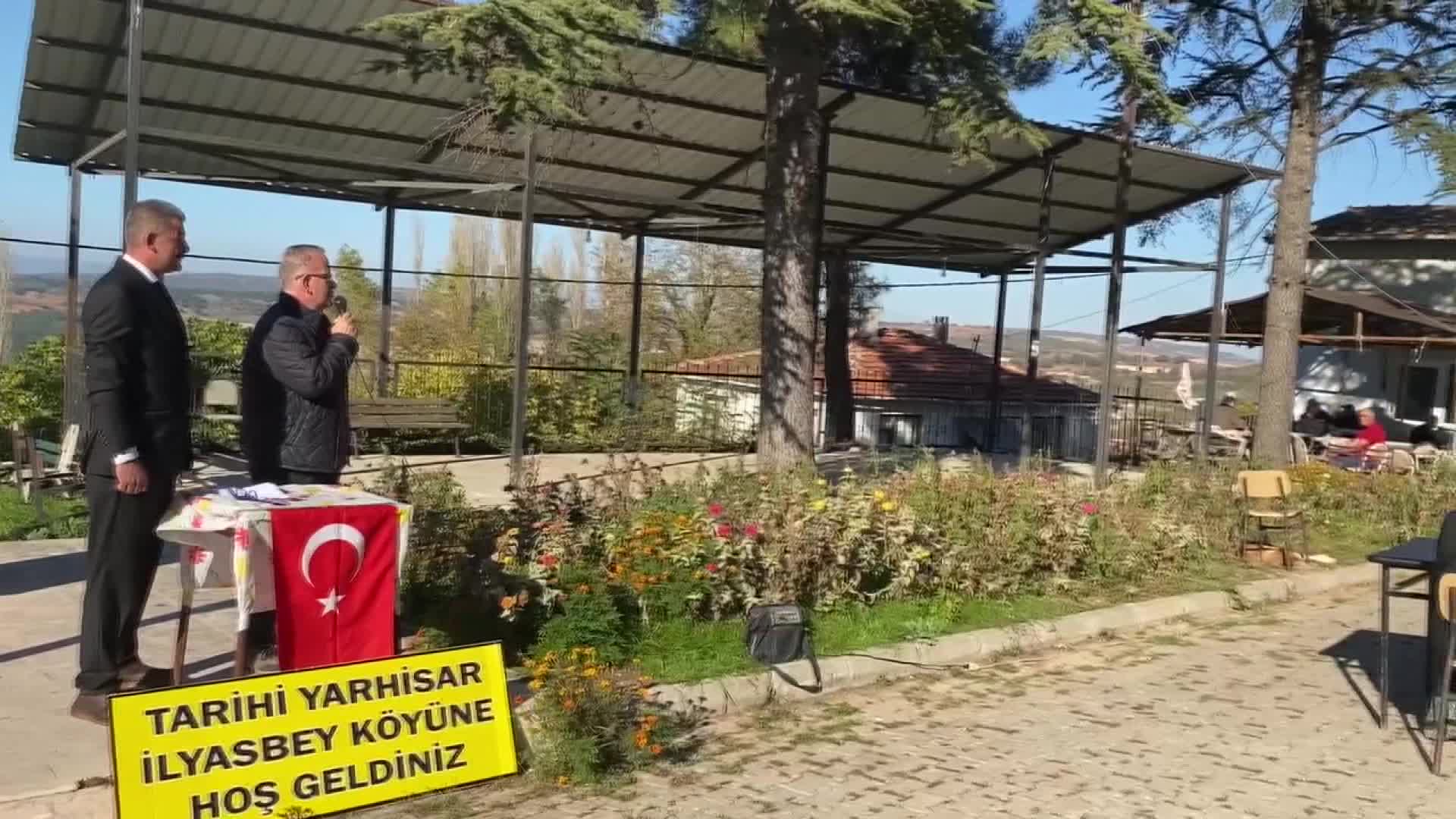 BİLECİK'TE 92 YAŞINDAKİ ŞÜKRÜYE ŞEN VE 91 YAŞINDAKİ HASAN TANYILDIZ CUMHURİYET BAYRAMINI KUTLADI