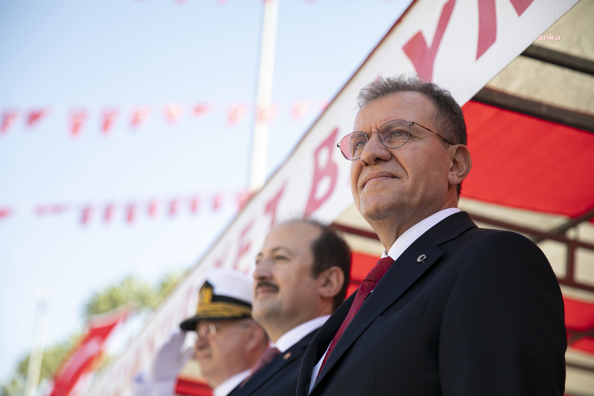 VAHAP SEÇER: “29 EKİM; EGEMENLİĞİN SARAYDAN ALINIP, MİLLETE VERİLDİĞİ GÜNDÜR”