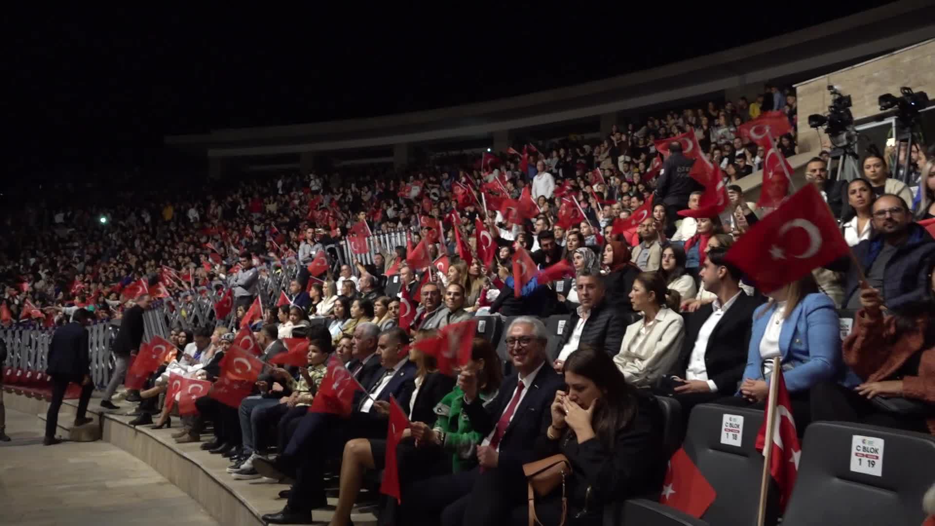 SILA VE TEOMAN’DAN HATAY’DA CUMHURİYET BAYRAMI’NA ÖZEL KONSER