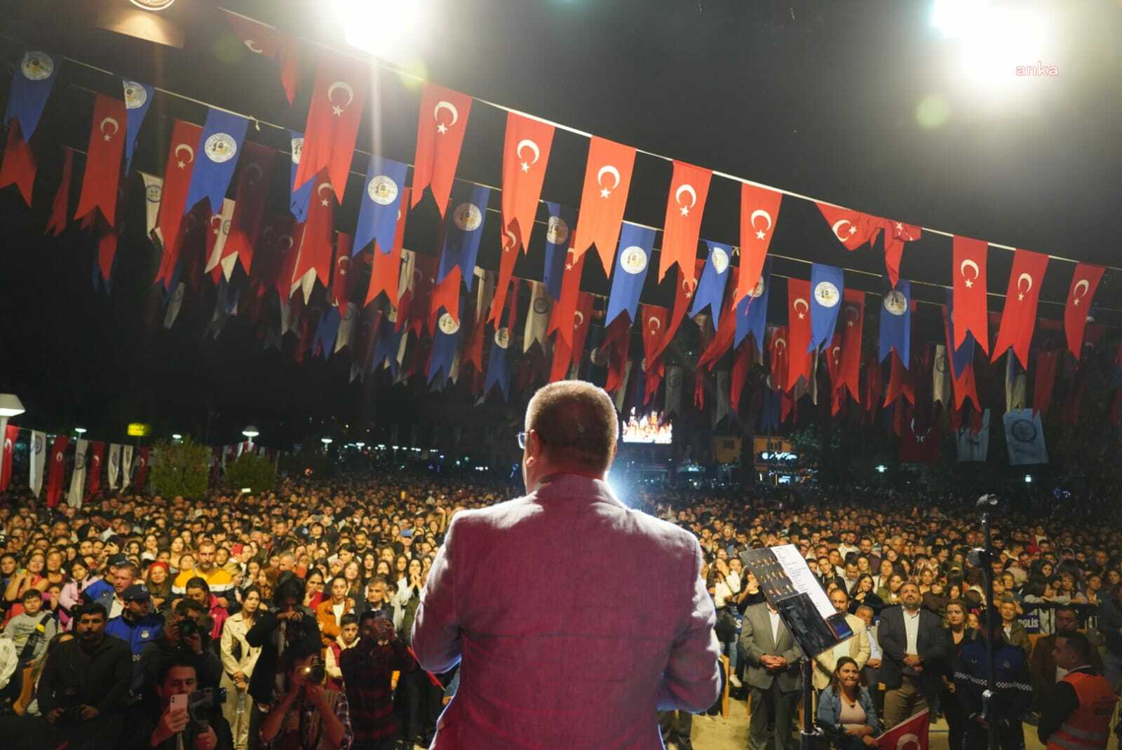 MİLAS'TA 29 EKİM'DE TUĞÇE KANDEMİR KONSERİ DÜZENLENDİ