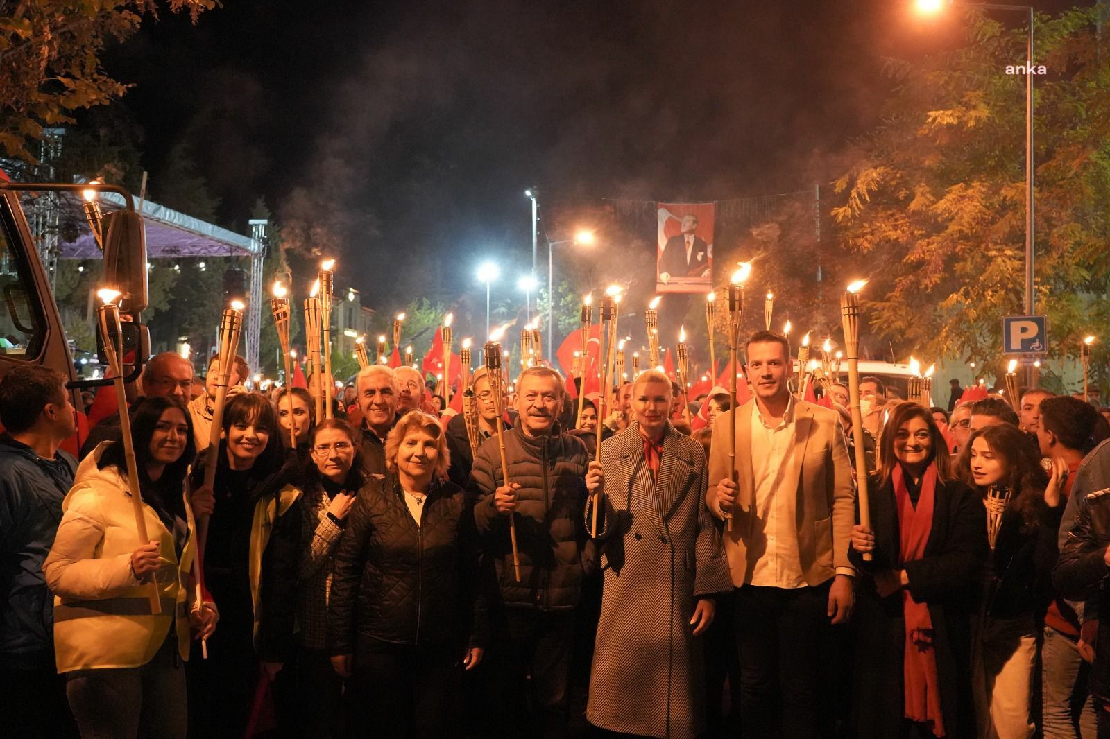 BİLECİK BELEDİYESİ'NDEN 29 EKİM CUMHURİYET BAYRAMI GECESİNDE UNUTULMAZ KUTLAMA