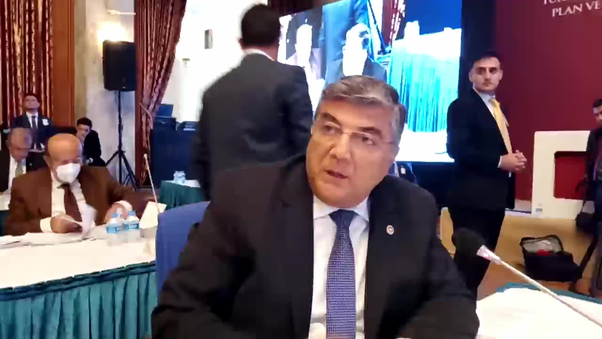 KAMİL OKYAY SINDIR, ERDOĞAN’IN SÖZÜYLE TARIM BAKANLIĞI’NI ELEŞTİRDİ: ÇÖKÜŞÜMÜZÜN ANA NOKTASI TARIM OLDU