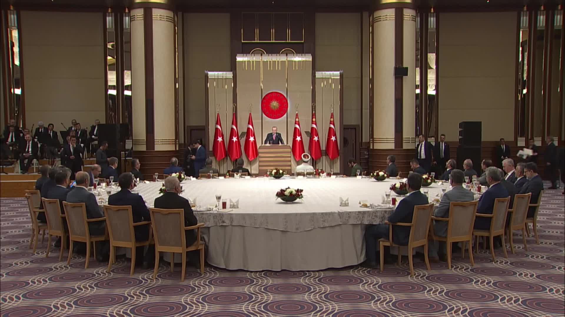 ERDOĞAN: ANAYASA DEĞİŞİKLİĞİ ÖNERİSİYLE SAPKIN AKIMLAR TARAFINDAN TEHDİT EDİLEN AİLE MÜESSESESİNİ KORUMAYI HEDEFLİYORUZ