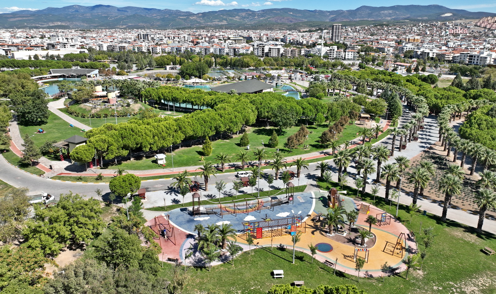 AKHİSAR BELEDİYESİ’NDEN 27 YENİ PARK DAHA