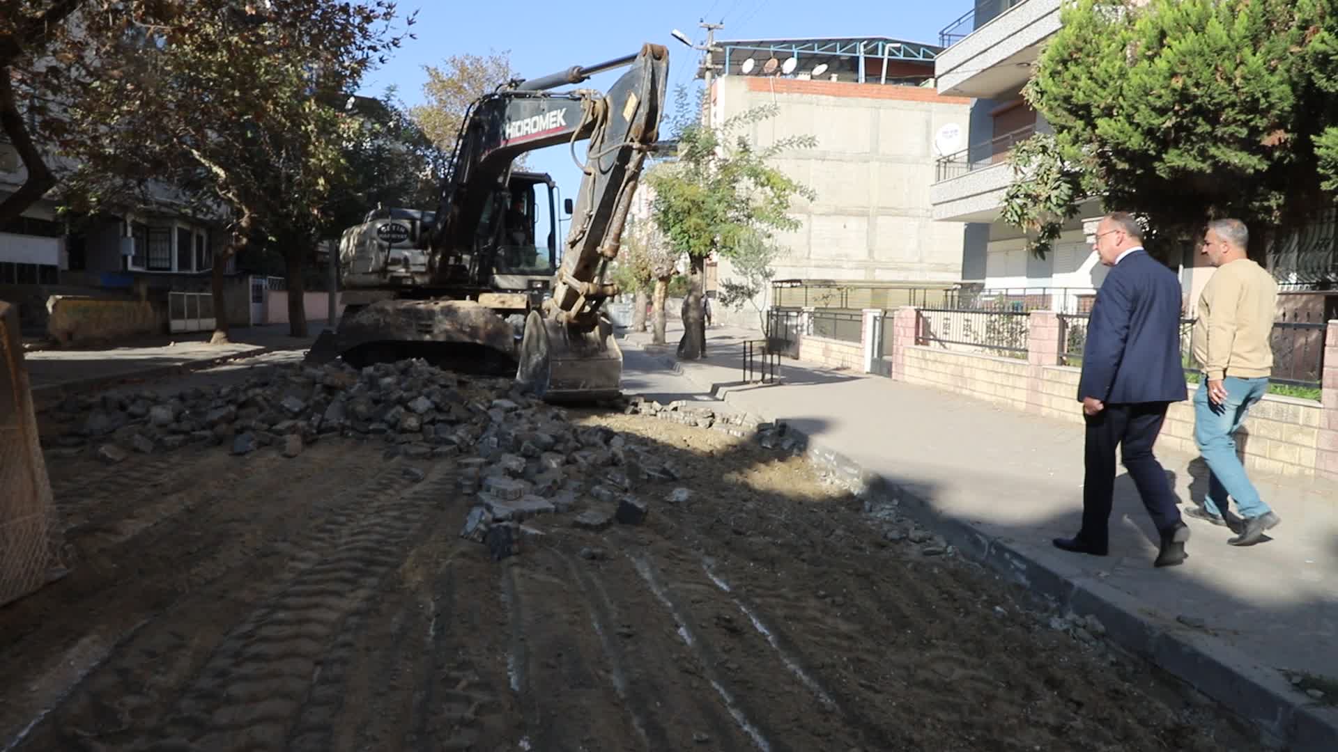 TURGUTLU BELEDİYESİ ÇAMLICA YOLU’NU YENİLİYOR