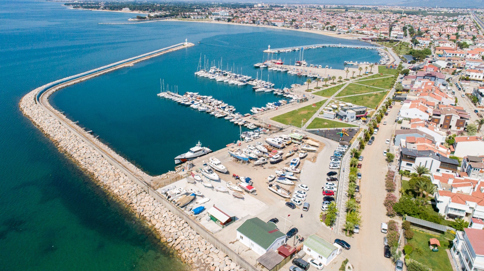 BURHANİYE BELEDİYESİ, YAT LİMANI VE BALIKÇI BARINAĞI İÇİN 'KIYI TESİSİ İŞLETME İZİN BELGESİ'Nİ ALDI