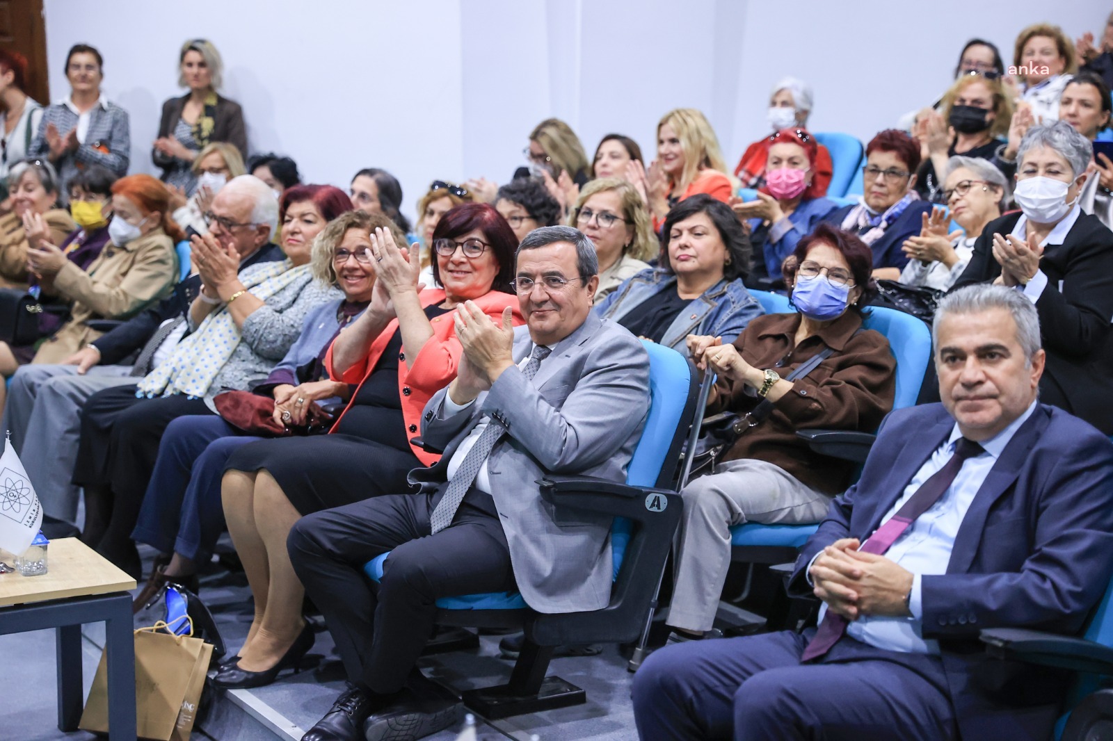 KONAK BELEDİYE BAŞKANI ABDÜL BATUR'DAN KADIN KURULUŞLARI BİRLİĞİ'NE DESTEK
