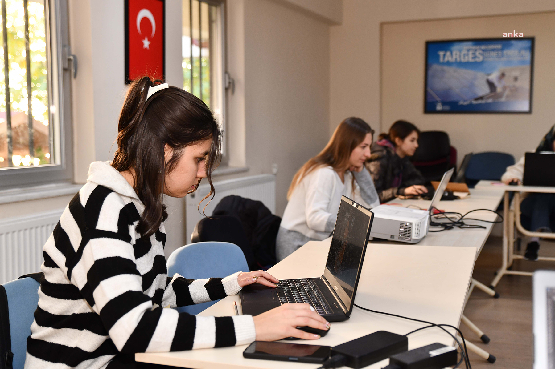 TEPEBAŞI BELEDİYESİ GENÇLİK MERKEZLERİ’NDE EĞİTİM VE FAALİYETLER DEVAM EDİYOR