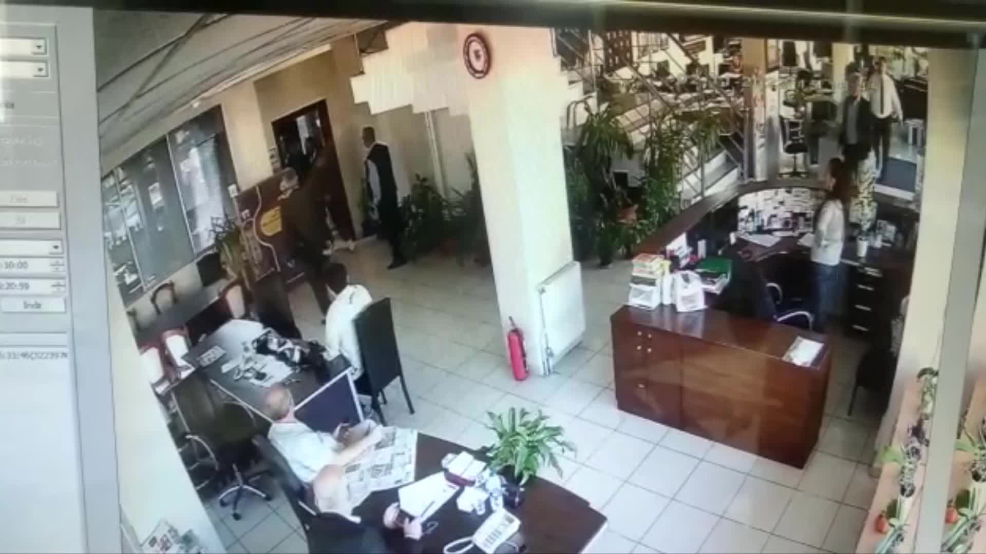İZMİR ŞOFÖRLER VE OTOMOBİLCİLER ESNAF ODASI'NA SİLAHLI SALDIRI