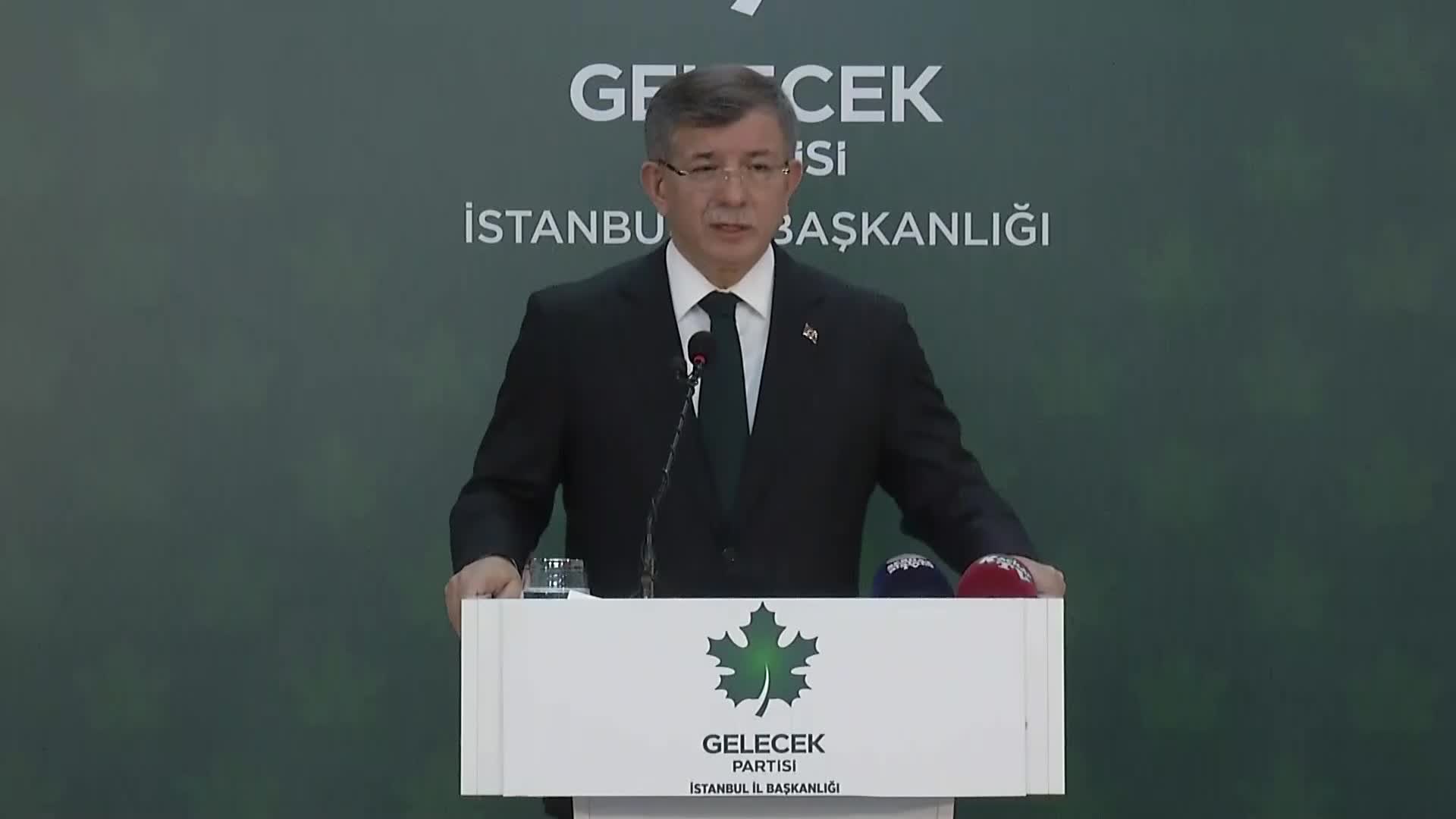 DAVUTOĞLU: AYASOFYA’NIN İBADETE AÇILMASI, ON YILLARDIR BEKLENEN ÖZLEMİN GERÇEĞE DÖNÜŞMESİDİR
